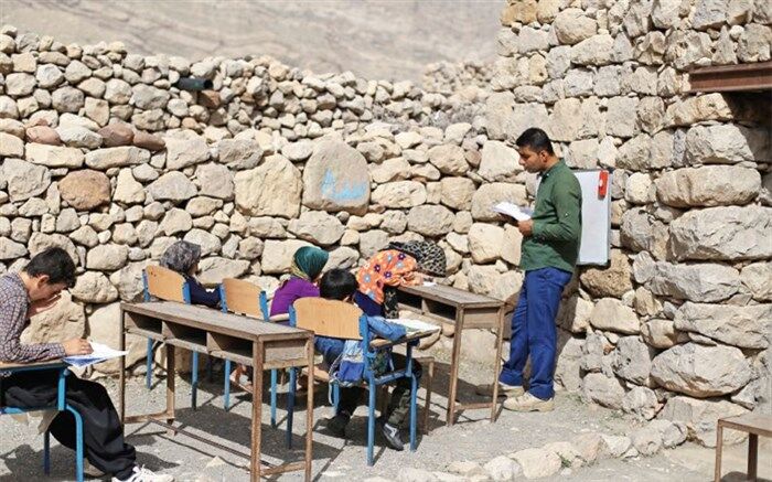 دشواری‌های معلمی در مناطق عشایری
