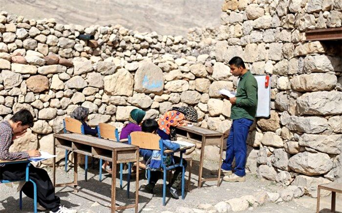 دشواری‌های معلمی در مناطق عشایری