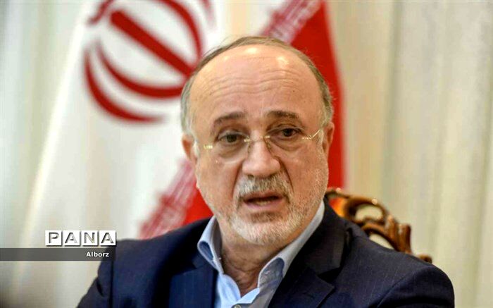 استاندار البرز: معلمان باید در تمامی ایام تکریم شوند