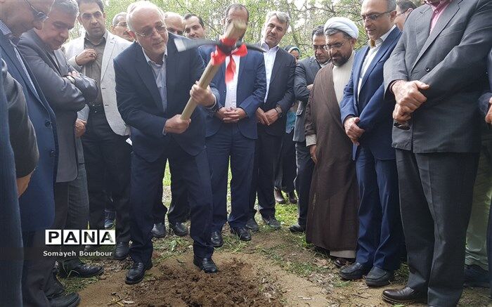 کلنگ پروژه دهکده سلامت در برغان به زمین خورد