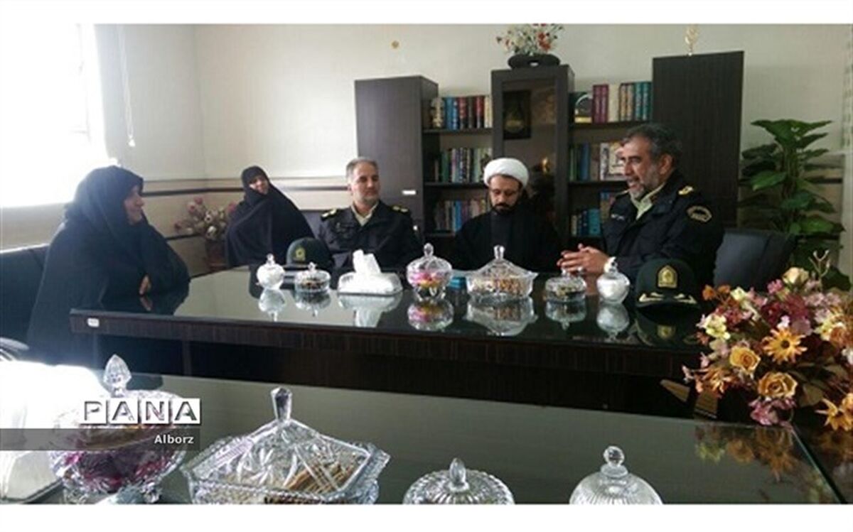 معلمان نور چشم جامعه هستند