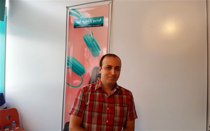 مدیر شرکت فیدیبو:  مسافران متروی تهران با دستگاه فیدیباکس کتابهای رایگان می گیرند