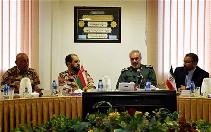 تأکید بر تقویت مناسبات و همکاری های آموزشی و نظامی نیروی دریایی سپاه و عمان