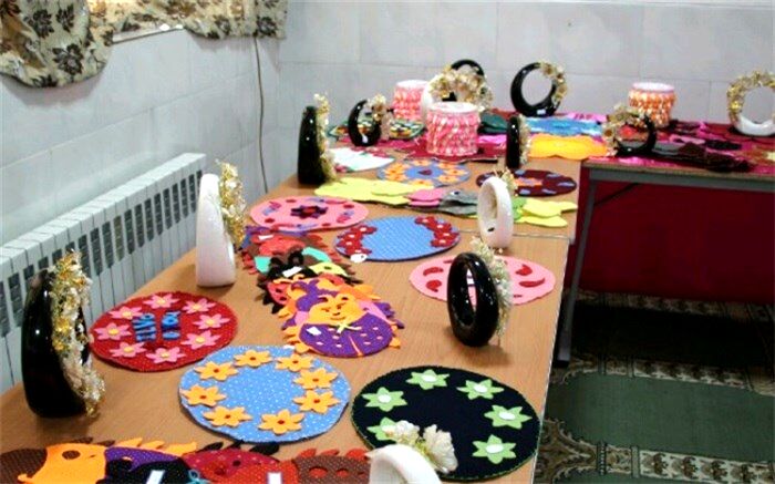 جشنواره دست های کوچک اندیشه های بزرگ در مهریز افتتاح شد