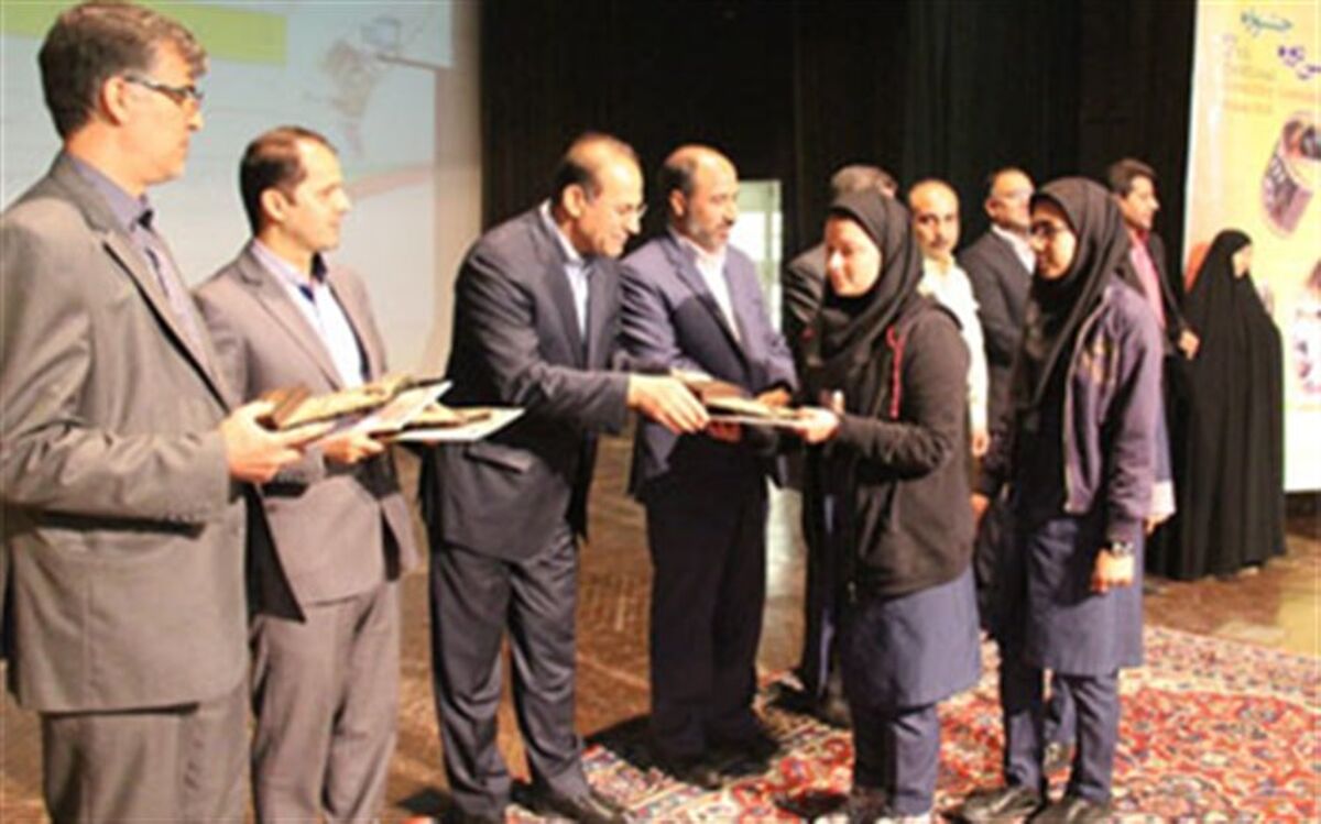 تقدیر از برترین های جشنواره نوجوان سالم استان همدان
