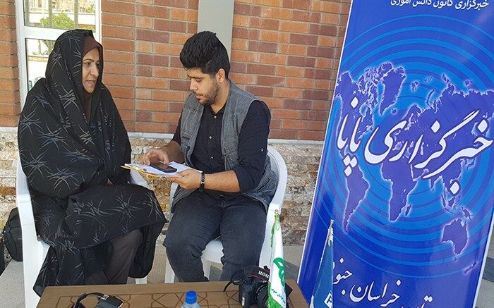 معلم نمونه خراسان جنوبی: معلمان همواره الگوی دانش  آموزان هستند