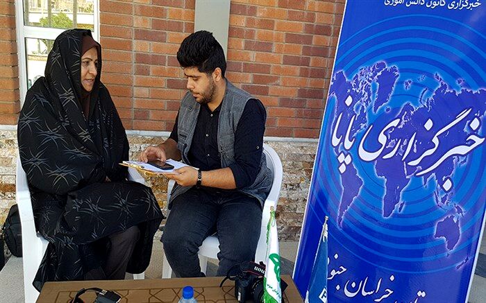 معلم نمونه خراسان جنوبی: معلمان همواره الگوی دانش  آموزان هستند