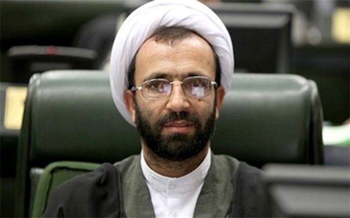 سلیمی، عضو کمیسیون آموزش مجلس: روحانیون از لحاظ مالی نباید وابستگی داشته باشند