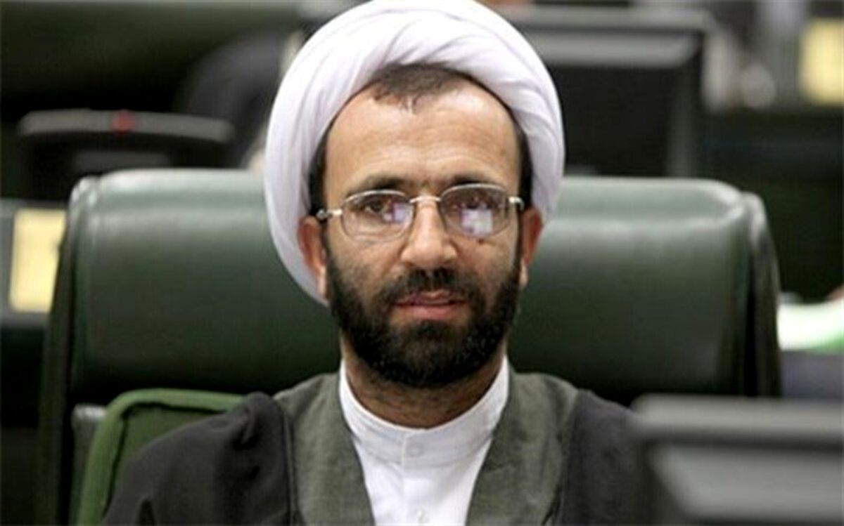 سلیمی، عضو کمیسیون آموزش مجلس: روحانیون از لحاظ مالی نباید وابستگی داشته باشند
