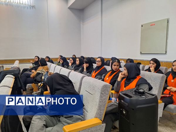 چهل و سومین جشنواره فرهنگی هنری فردا در دبستان آرمینه مصلی نژاد ناحیه۶ 