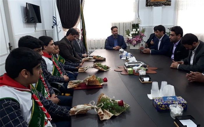 دیدار جمعی از پیشتازان با مدیر کل آموزش و پرورش استان قم