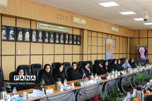 اولین نشست مشترک منتخبین شوراها و مجلس دانش آموزی