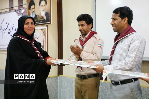 مراسم تجلیل از مربیان پیشتاز مدارس شهرستان رودان