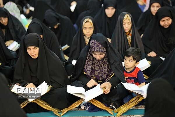 ترتیل خوانی در حرم مطهر حضرت معصومه (س)