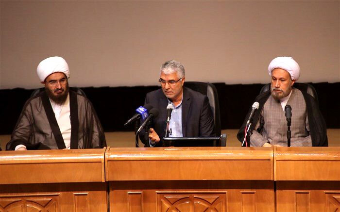 استاندار فارس: نقش و جایگاه برجسته نماینده ولی فقیه و امام جمعه در ایجاد وحدت، انسجام و هم افزایی جامعه انکار ناپذیر است