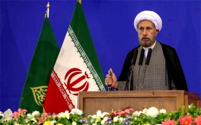 امام جمعه شیراز: ترامپ و هم پیمانانش باید بدانند که نام بلندآوازه مسلمانان در پهنه گیتی از بین نخواهد رفت