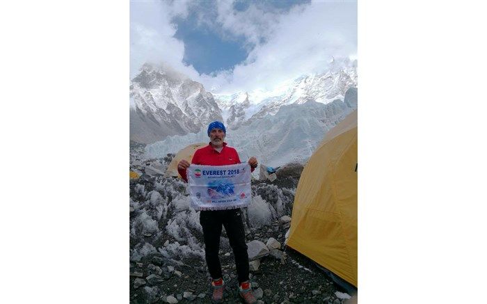 با شعار «ام اس مرا متوقف نخواهد کرد» مهرداد شهلایی به قله اورست صعود کرد