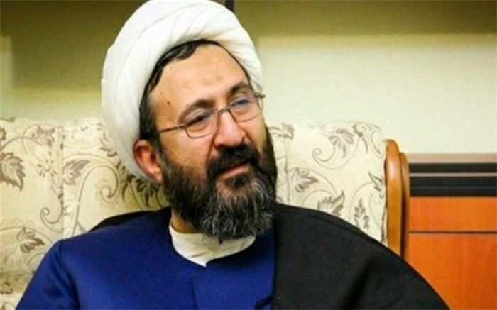 تلاوت قرآن و استغفار در ماه رمضان فضیلت ویژه‌ای دارد