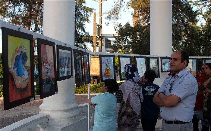 نمایشگاه کاریکاتور هنرمندان انزلی مزه رنگ داشت