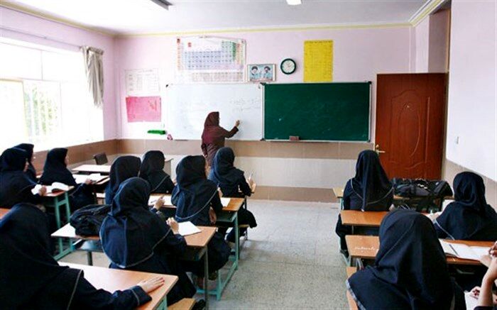 معاون متوسطه آموزش و پرورش: مدیران شهرستان‌ها و مناطق  تا پایان خرداد  اسامی دبیران پایه دوازدهم  را در پورتال  نیروی انسانی بارگذاری کنند