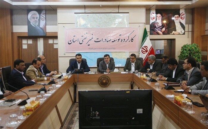 هرمزگان در خط مقدم جبهه اقتصادی کشور قرار دارد/باید با روحیه دوران دفاع مقدس در جنگ اقتصادی امروز فعالیت کنیم