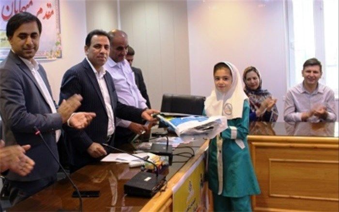 دانش آموزان برتر مسابقات کشوری و استانی گلایدر در جم تجلیل شدند