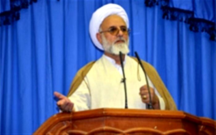 امام جمعه ایلام: شروط رهبری برای مذاکره با اروپا باید در دستور کار قرار گیرد