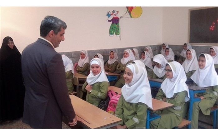 مدیرکل آموزش و پرورش استان قزوین:  جامعه ای که دختران آن  نجیب و پاکدامن باشند هیچگاه دچار آسیب نخواهد شد