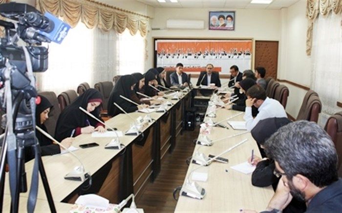 گرو نگه‌داشتن کارنامه دانش‌آموزان برای دریافت وجه ممنوع است