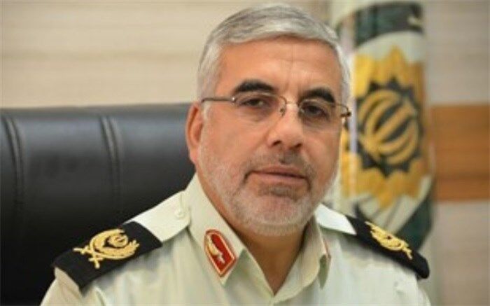 توقیف خودروی حامل پارچه قاچاق در نقده
