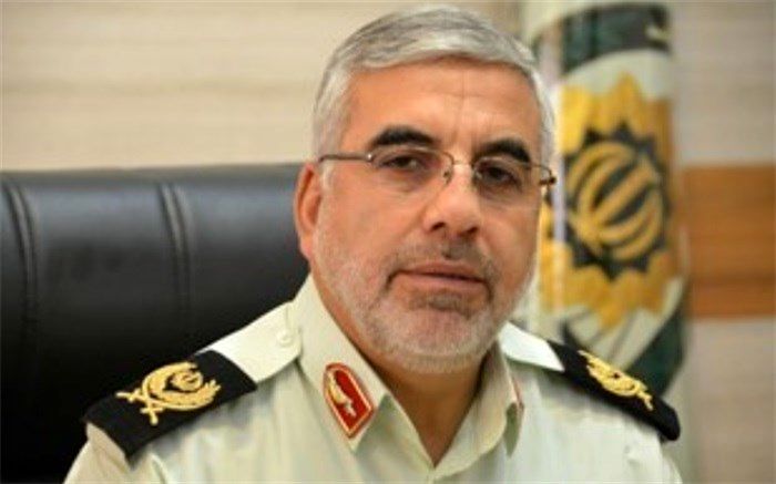 توقیف خودروی حامل پارچه قاچاق در نقده