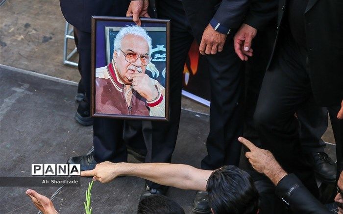 تلویزیون جای ملک‌مطیعی را اینطوری پرمی‌کرد!