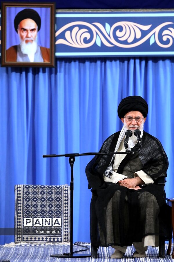 دیدار جمعی از دانشجویان و نمایندگان تشکل‌های دانشجویی با رهبر معظم انقلاب