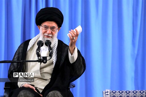 دیدار جمعی از دانشجویان و نمایندگان تشکل‌های دانشجویی با رهبر معظم انقلاب