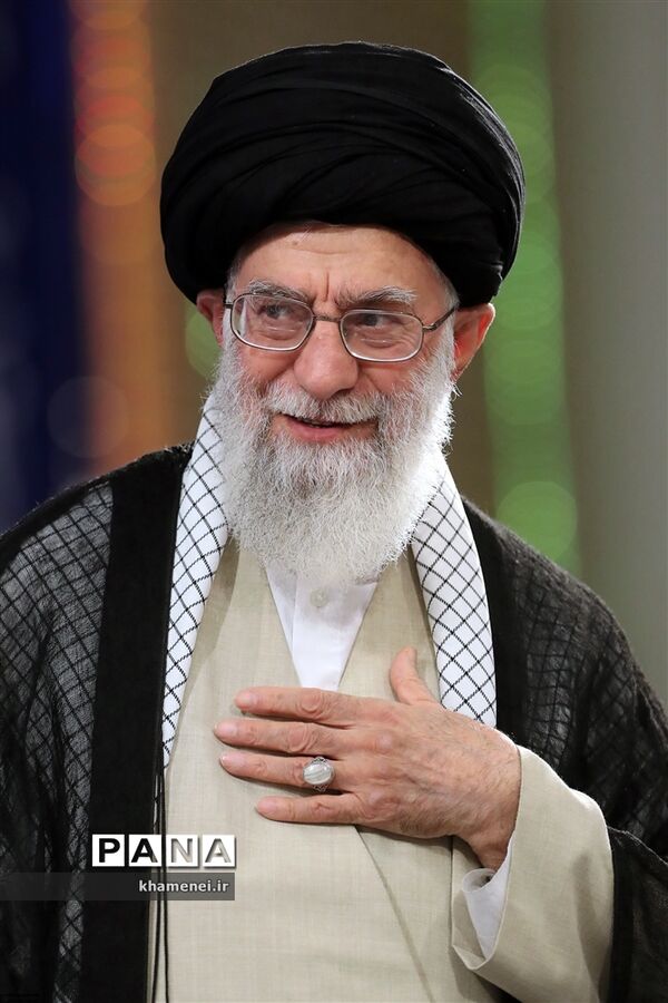 دیدار جمعی از دانشجویان و نمایندگان تشکل‌های دانشجویی با رهبر معظم انقلاب