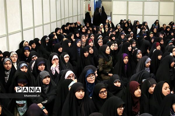 دیدار جمعی از دانشجویان و نمایندگان تشکل‌های دانشجویی با رهبر معظم انقلاب