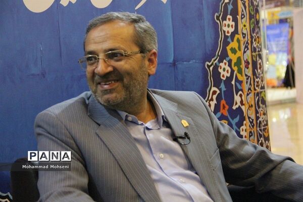 حضورعلیرضا کاظمی معاون پرورشی و فرهنگی وزارت آموزش و پرورش در نمایشگاه قرآن کریم