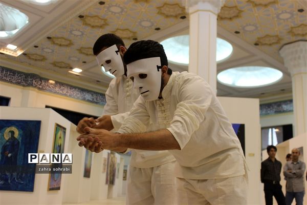 نمایش  انسان و شیطان در نمایشگاه بین المللی قرآن کریم