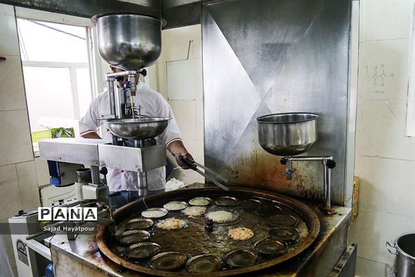 پخت زولبیا و بامیه در ماه رمضان