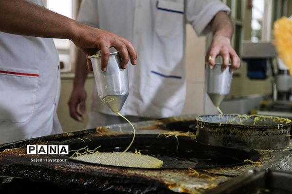 پخت زولبیا و بامیه در ماه رمضان