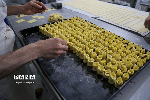 پخت زولبیا و بامیه در ماه رمضان