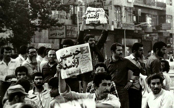 خرمشهر شهری است به وسعت تمام ایران و برابر تمامی ارزشهایی که شهیدان برای پایداری آن خون پاک خویش را نثار کردند .
