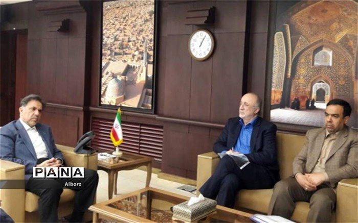 استاندار البرز: توسعه راه های البرز بار ترافیک ملی را کاهش می دهد