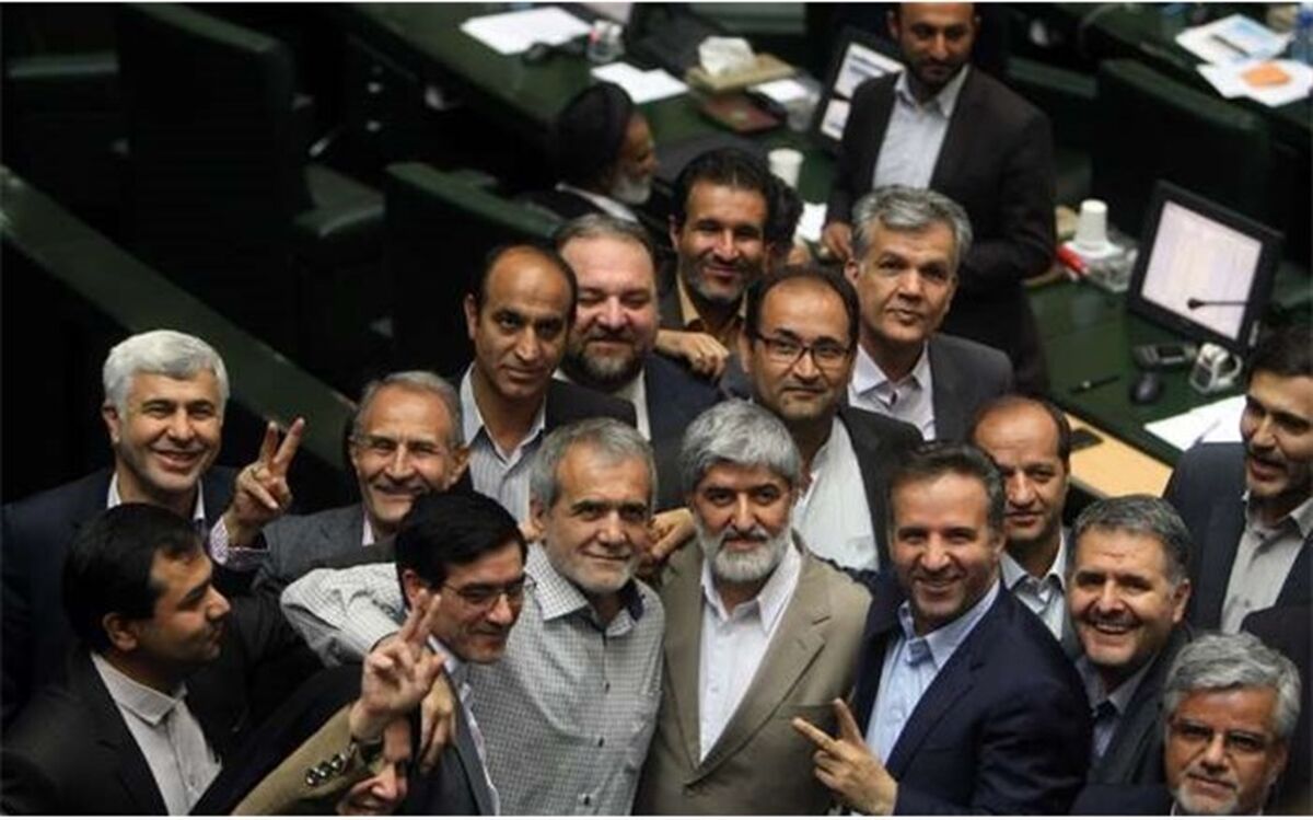 مطهری و پزشکیان نایب رئیس مجلس ماندند