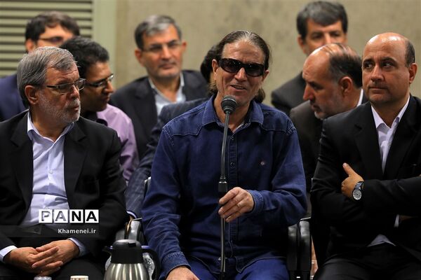 دیدار جمعی از شاعران و اهالی فرهنگ و ادب با مقام معظم رهبری