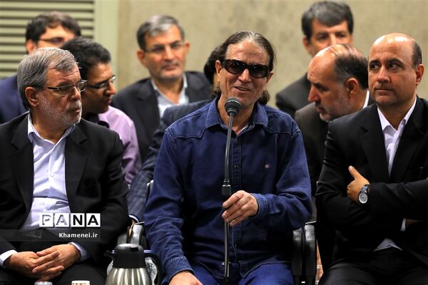 دیدار جمعی از شاعران و اهالی فرهنگ و ادب با مقام معظم رهبری