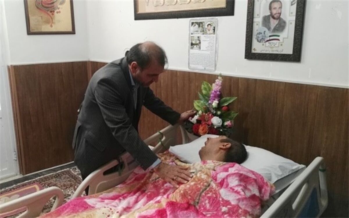 دیدار مدیرکل آموزش و پرورش لرستان با شهید زنده سید نورخدا موسوی