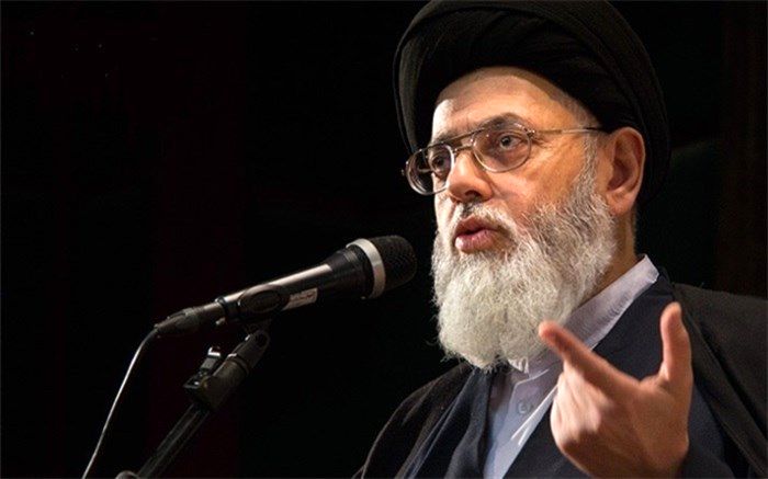 کتاب، عامل رشد معنوی و فرهنگی جامعه است