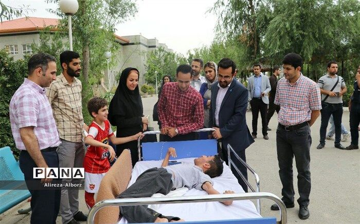 ورزشکاران پیشگام در امور خیریه