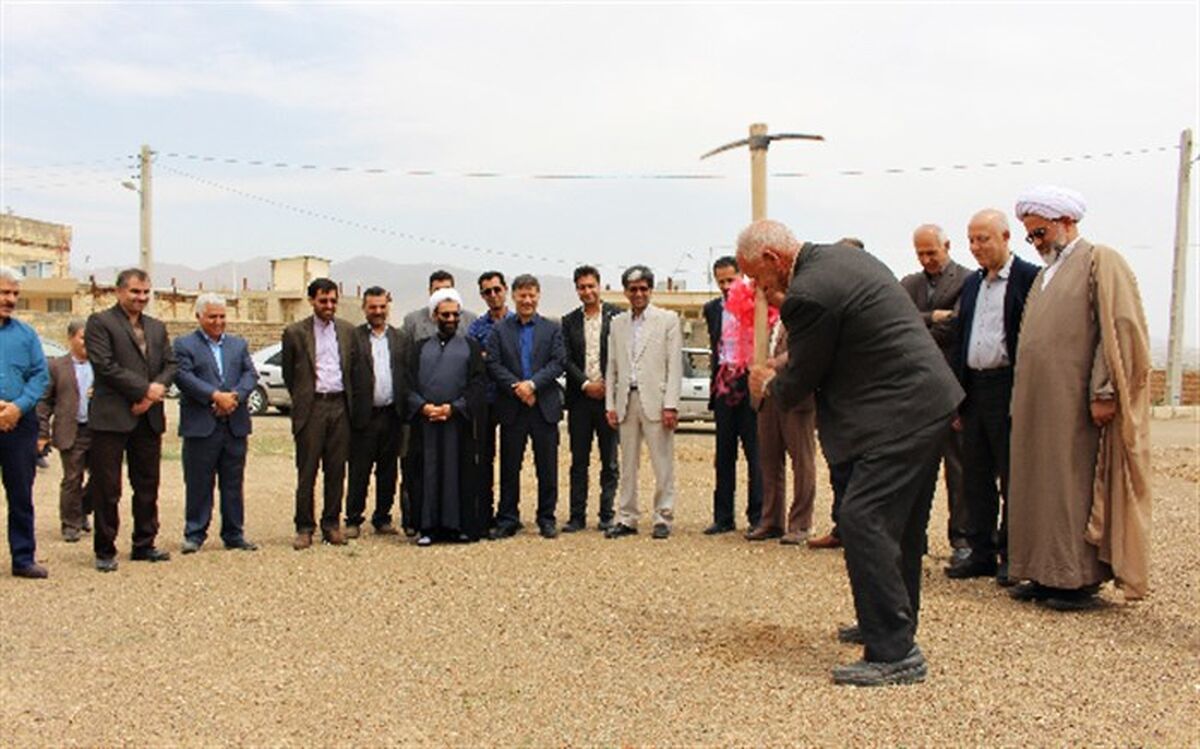 کلنگ احداث مدرسه خیرساز در باقرآباد به زمین زده شد